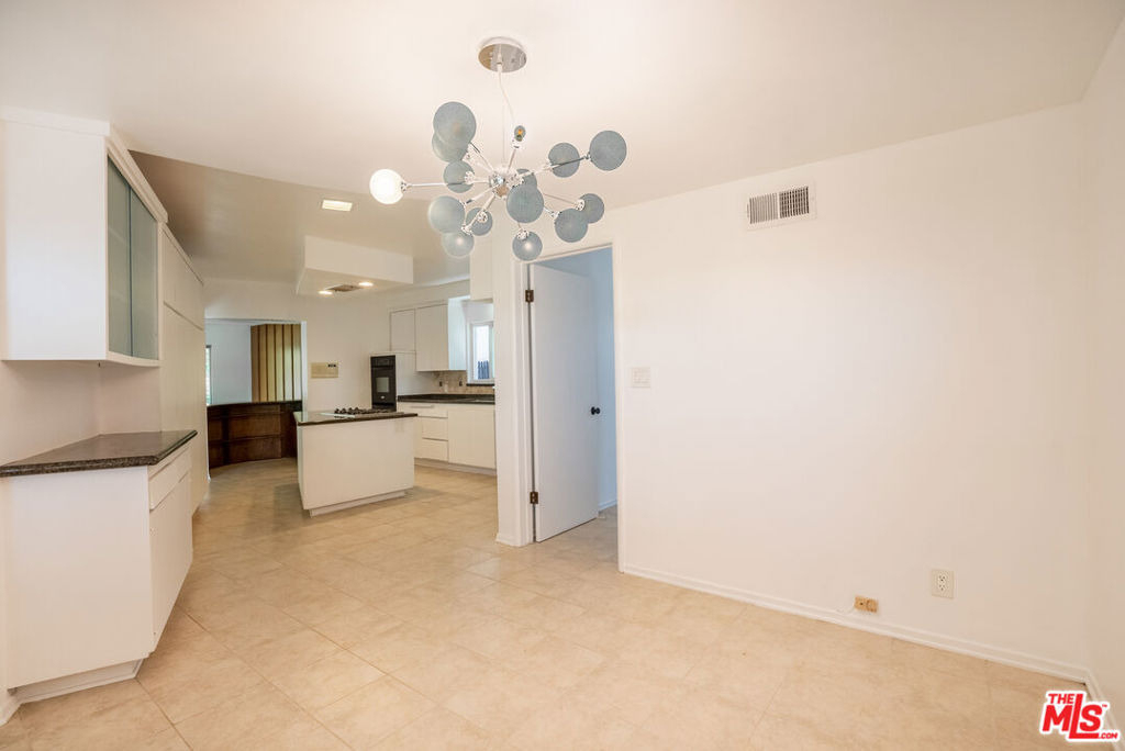 6125 Bedford Avenue - Photo 12