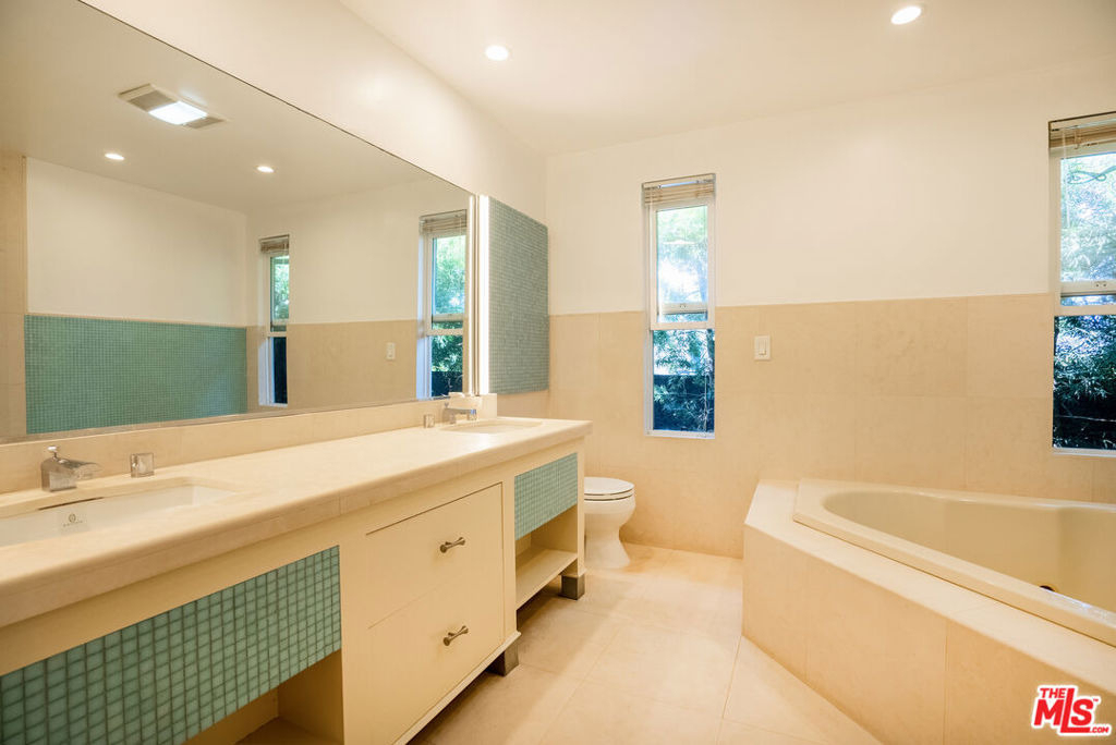 6125 Bedford Avenue - Photo 24