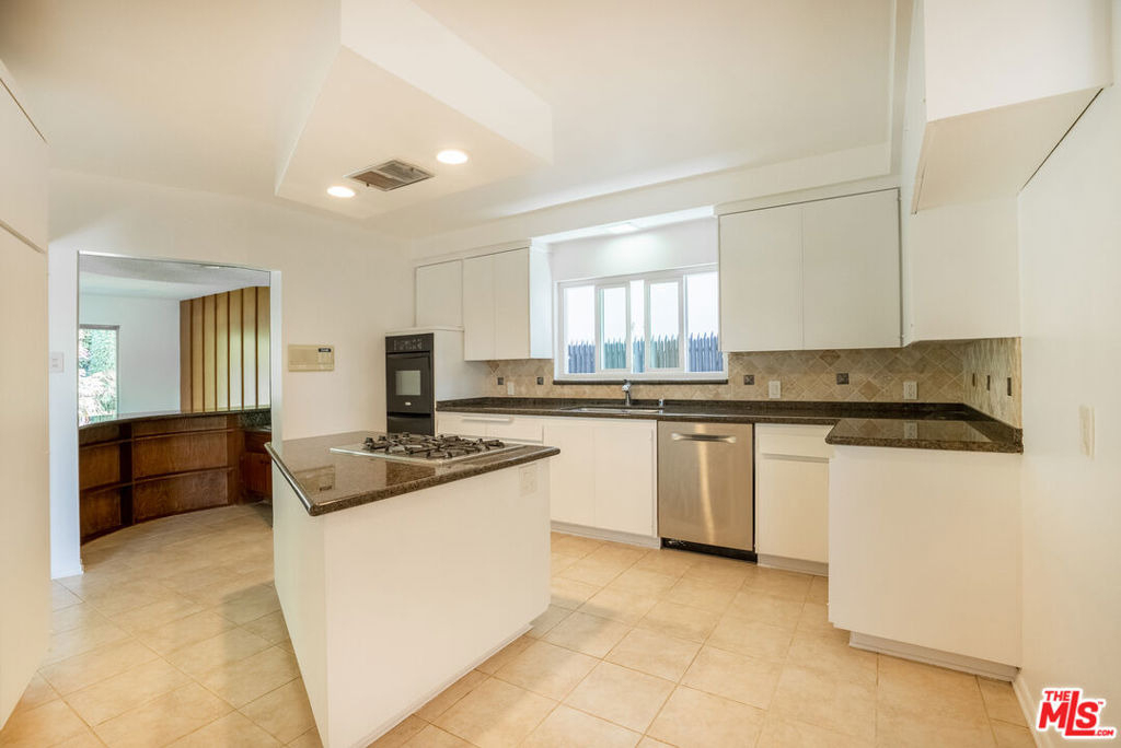 6125 Bedford Avenue - Photo 10