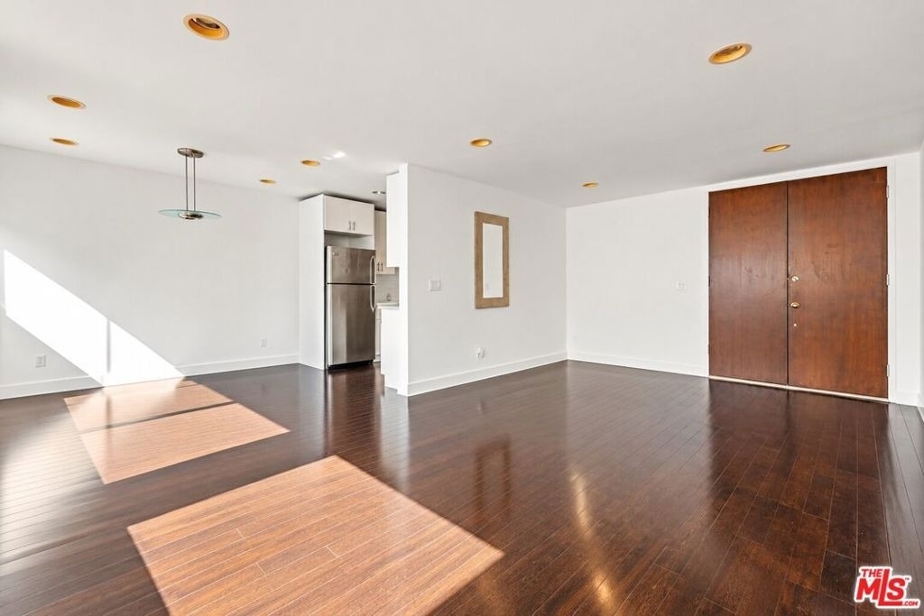 843 4th Street - Photo 0