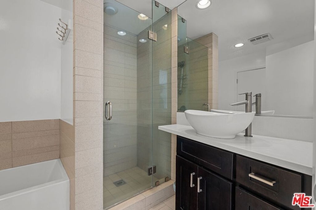 843 4th Street - Photo 4