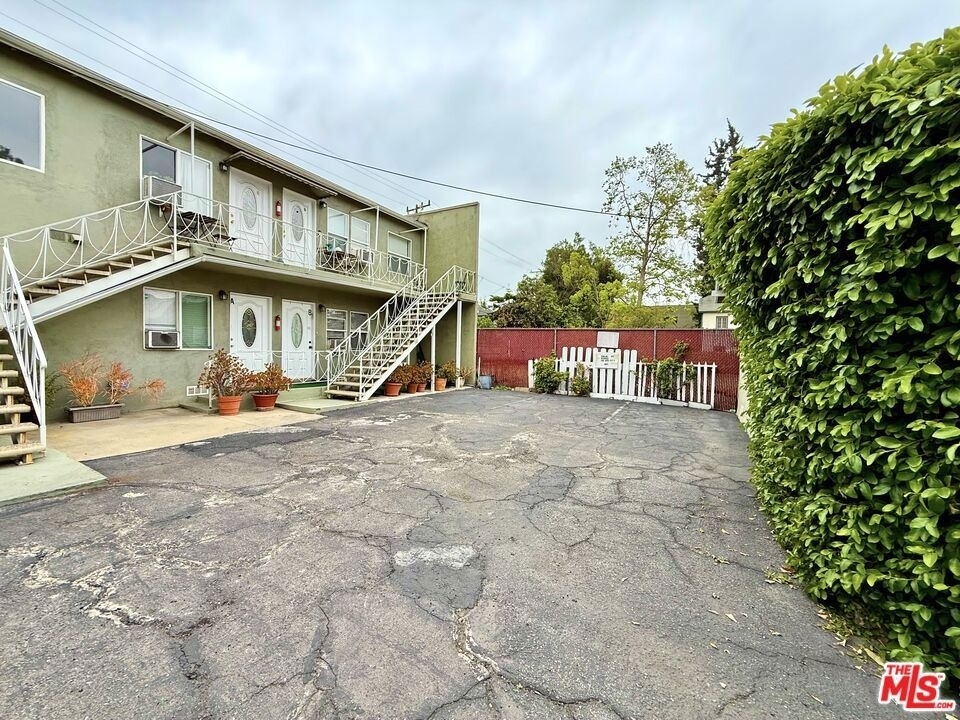 630 N Westbourne Drive - Photo 11