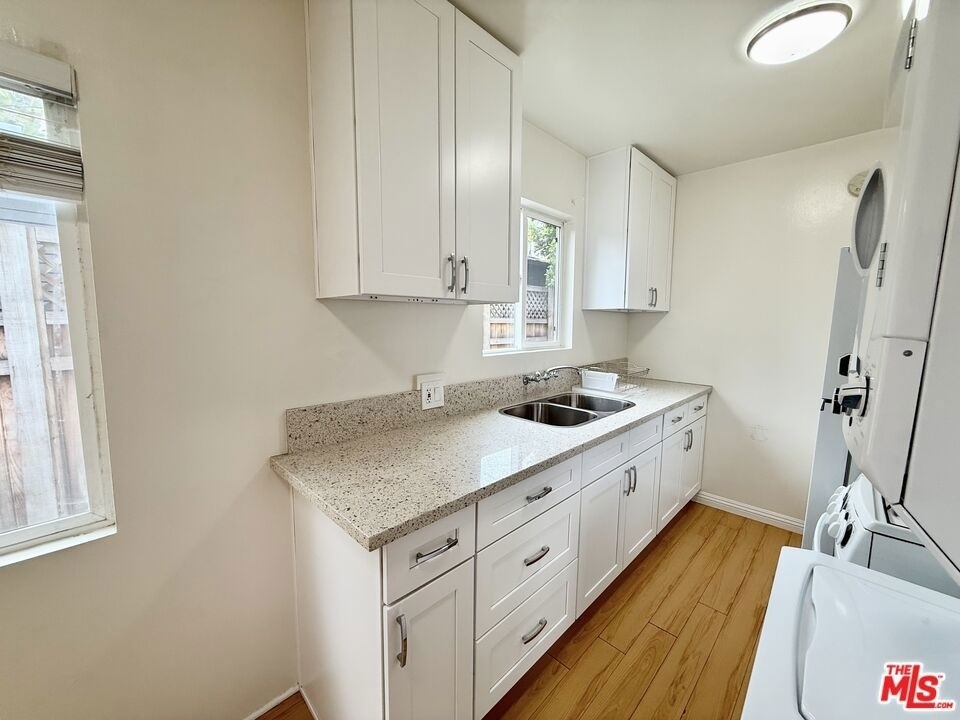 630 N Westbourne Drive - Photo 4