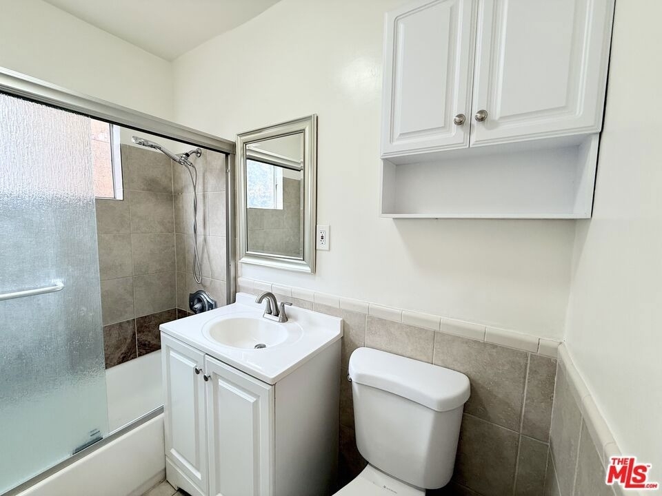 630 N Westbourne Drive - Photo 8