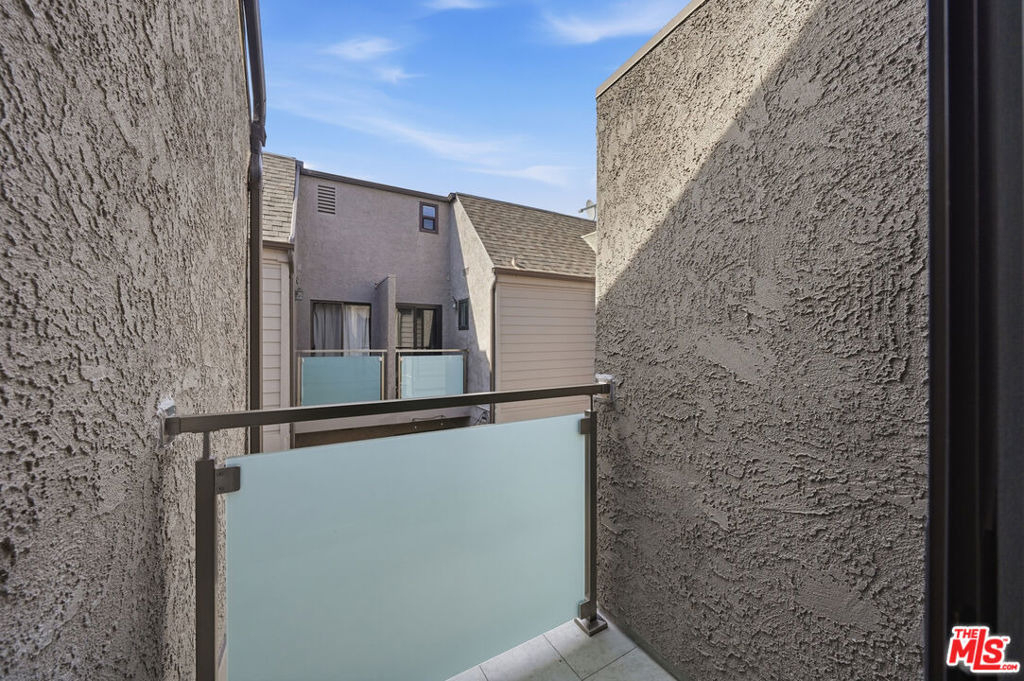 1342 Stanford Street - Photo 18
