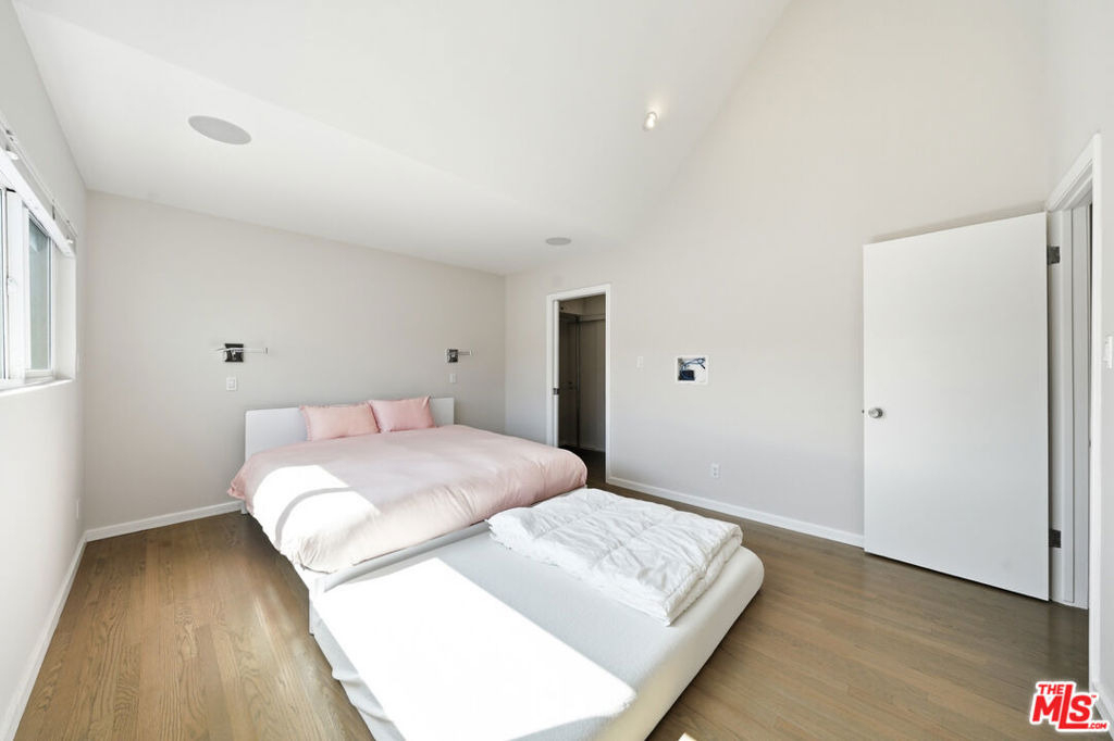 1342 Stanford Street - Photo 13