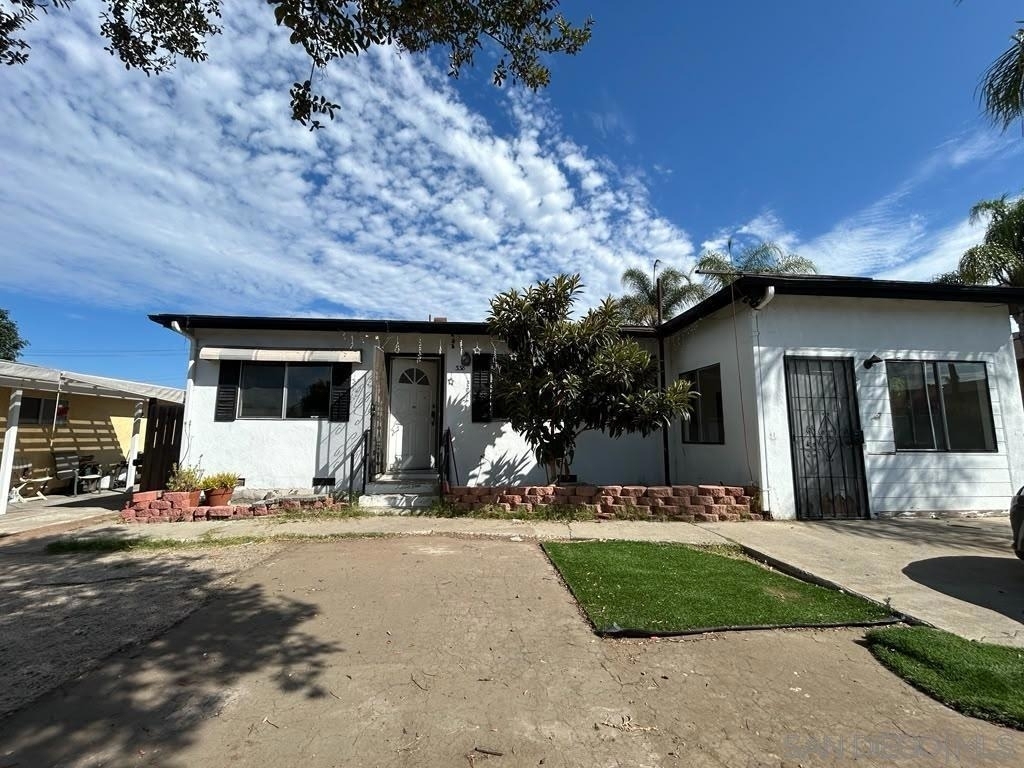 338 W 6th Ave - Photo 0