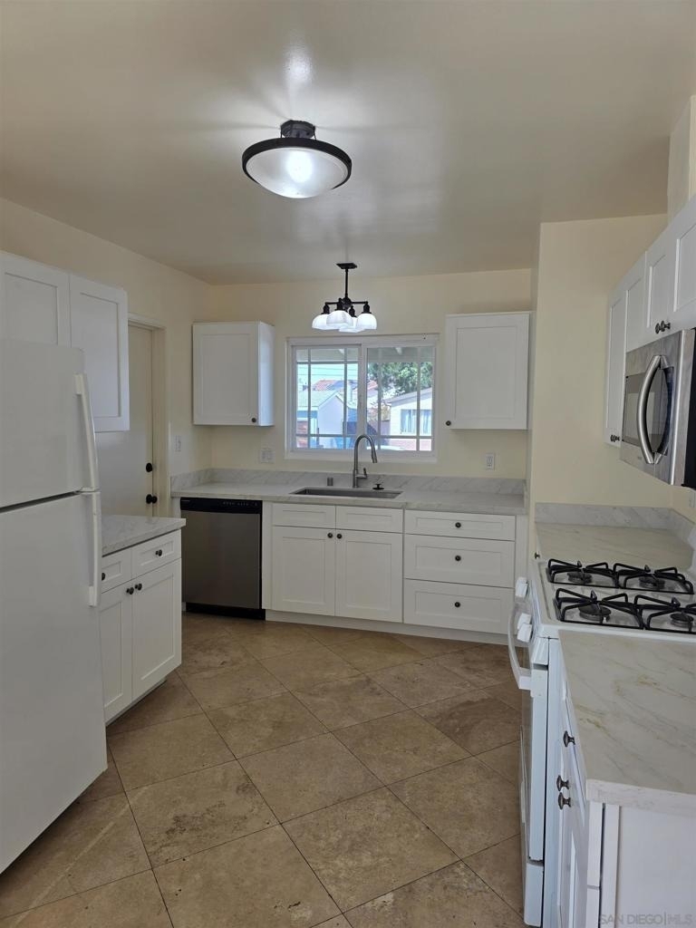 5051 Dubois Drive - Photo 2