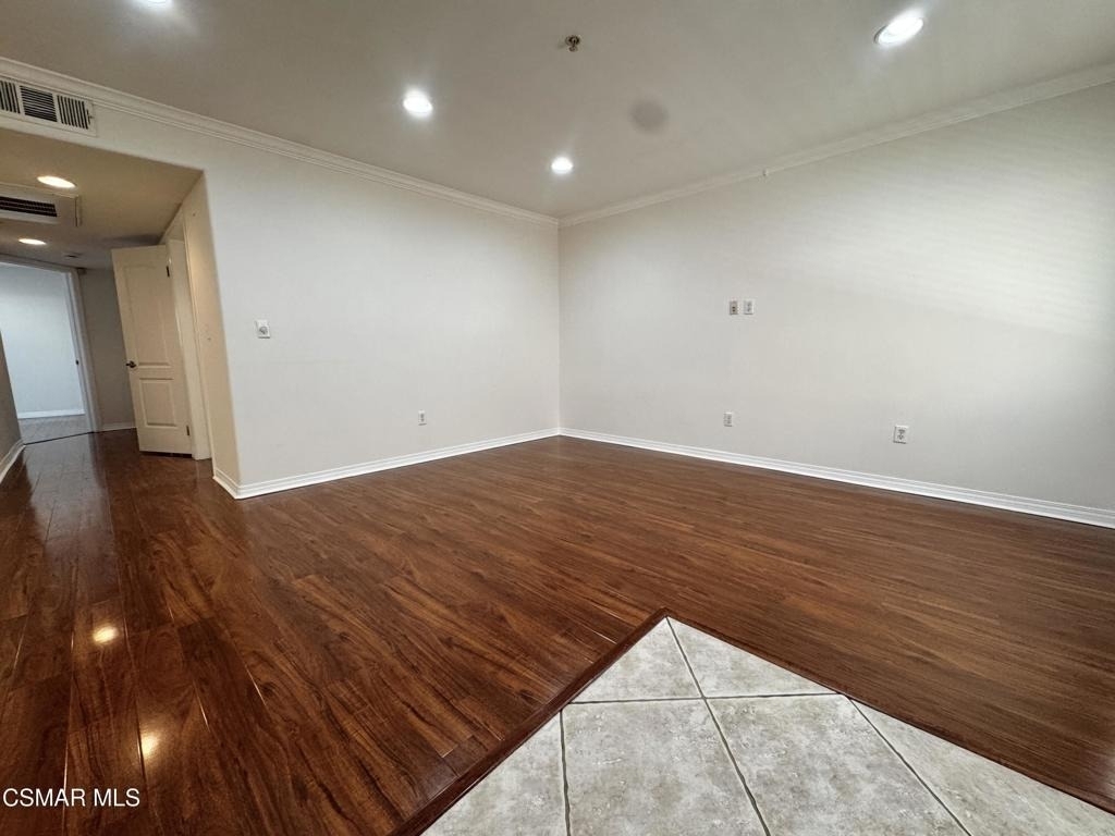 13525 Vanowen Street - Photo 3