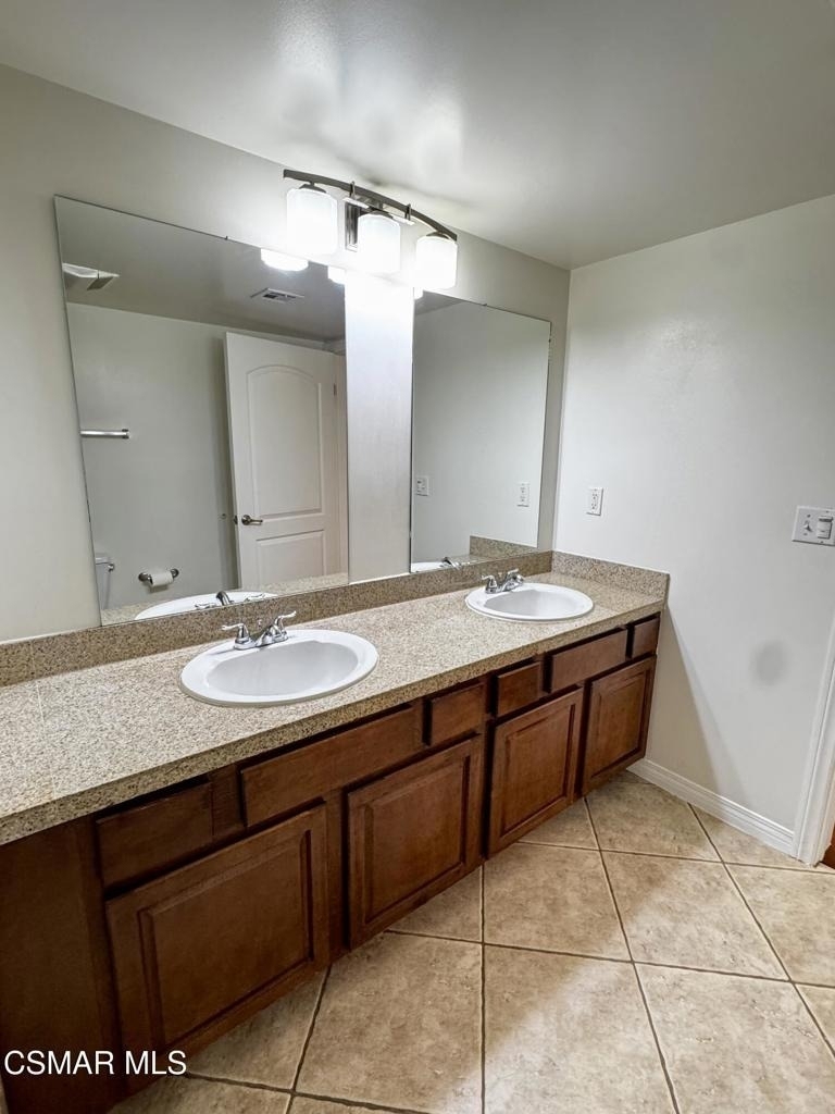 13525 Vanowen Street - Photo 14