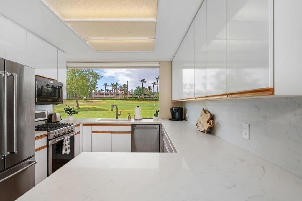 20 Pebble Beach Drive - Photo 3