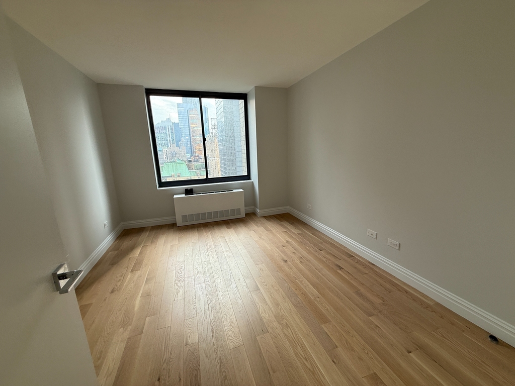 West 48th Street - Photo 3