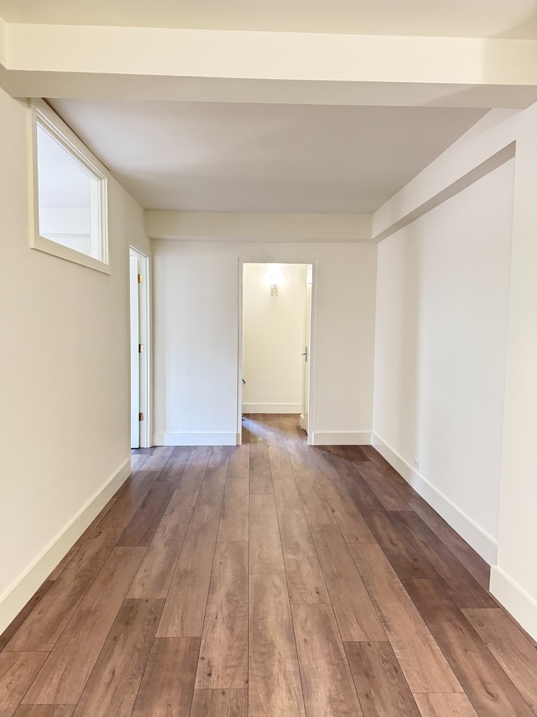 1st Avenue - Photo 16