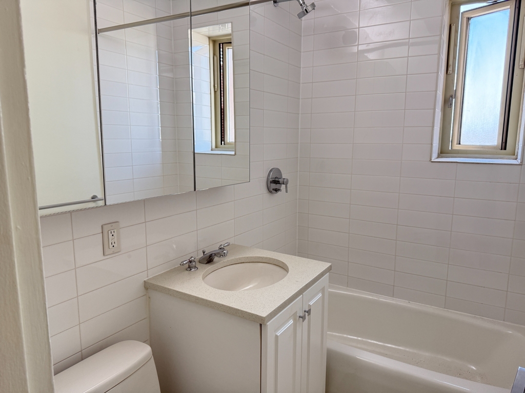 1st Avenue - Photo 7