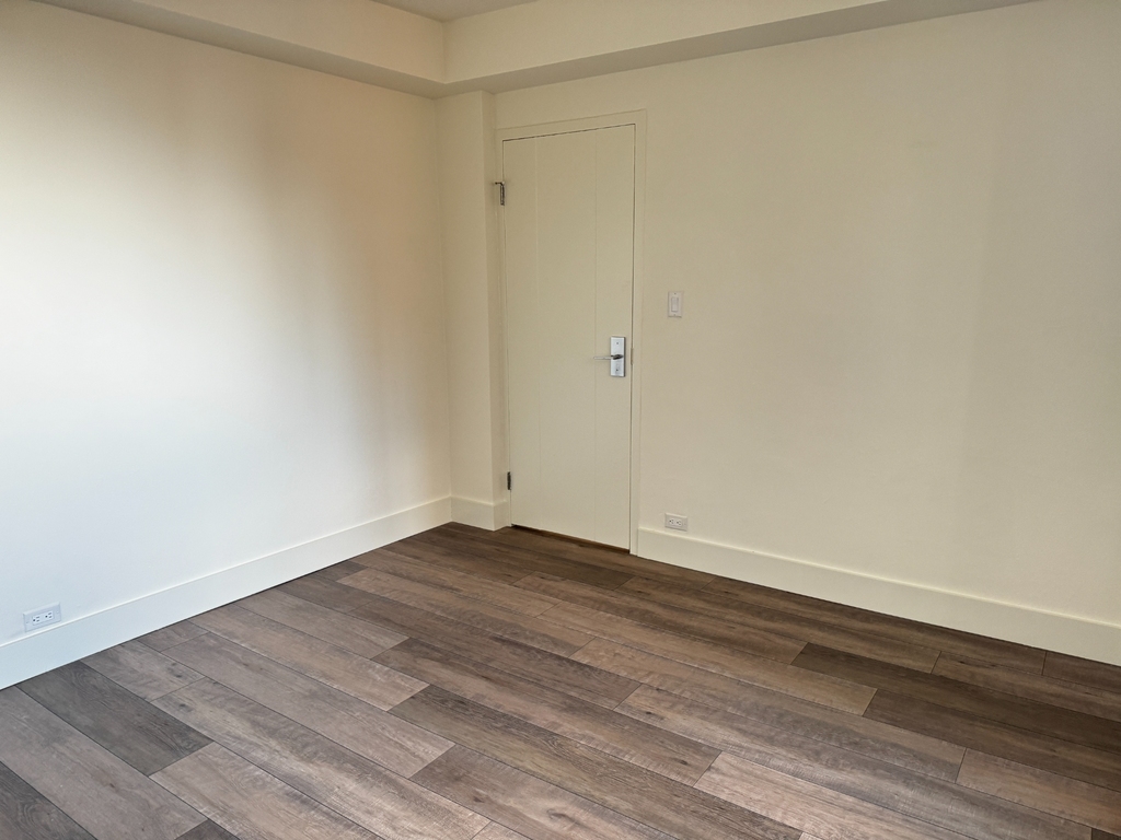 1st Avenue - Photo 10