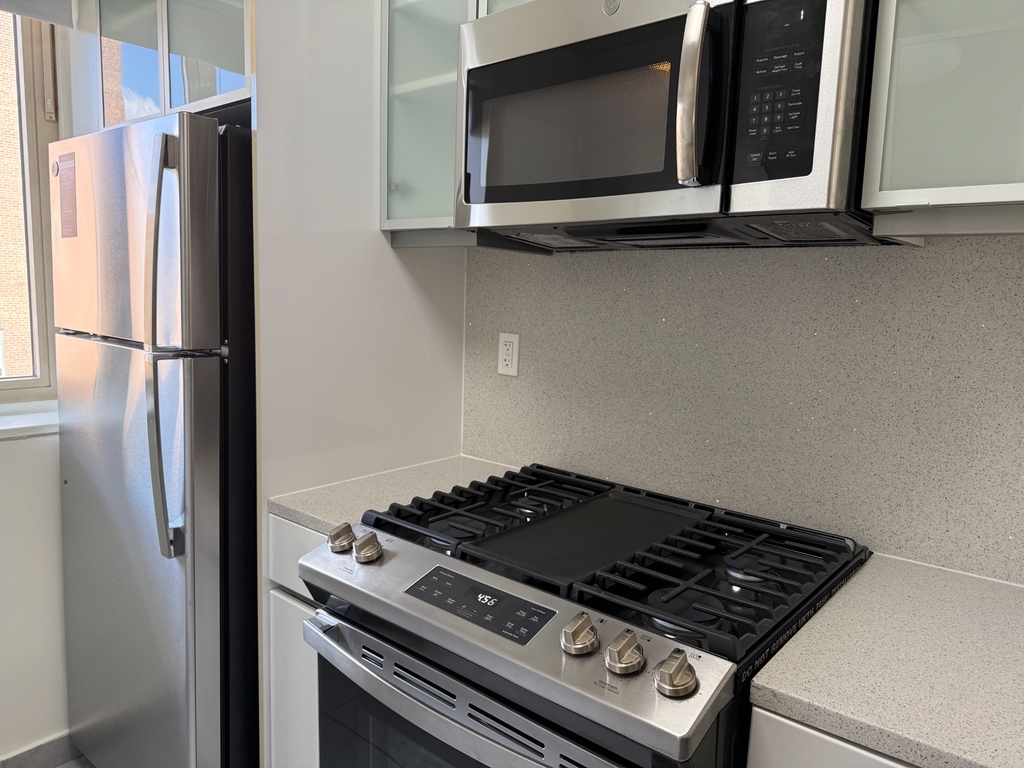 1st Avenue - Photo 13