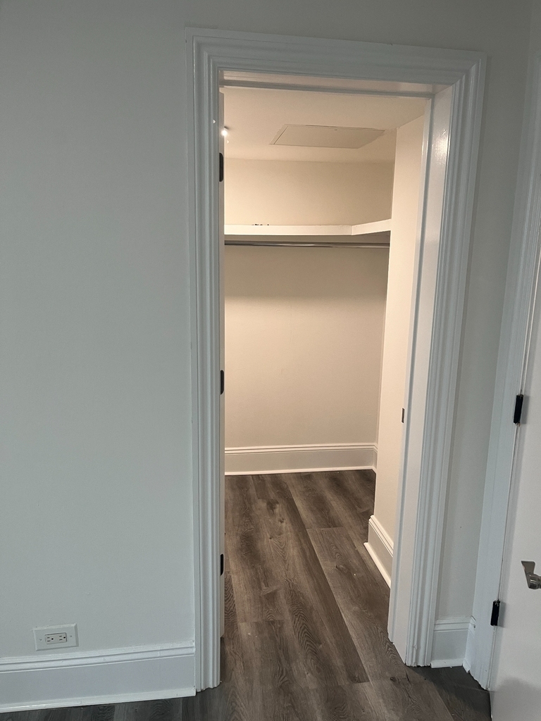 West 34th Street - Photo 11
