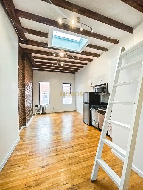 217 East 10th Street - Photo 0