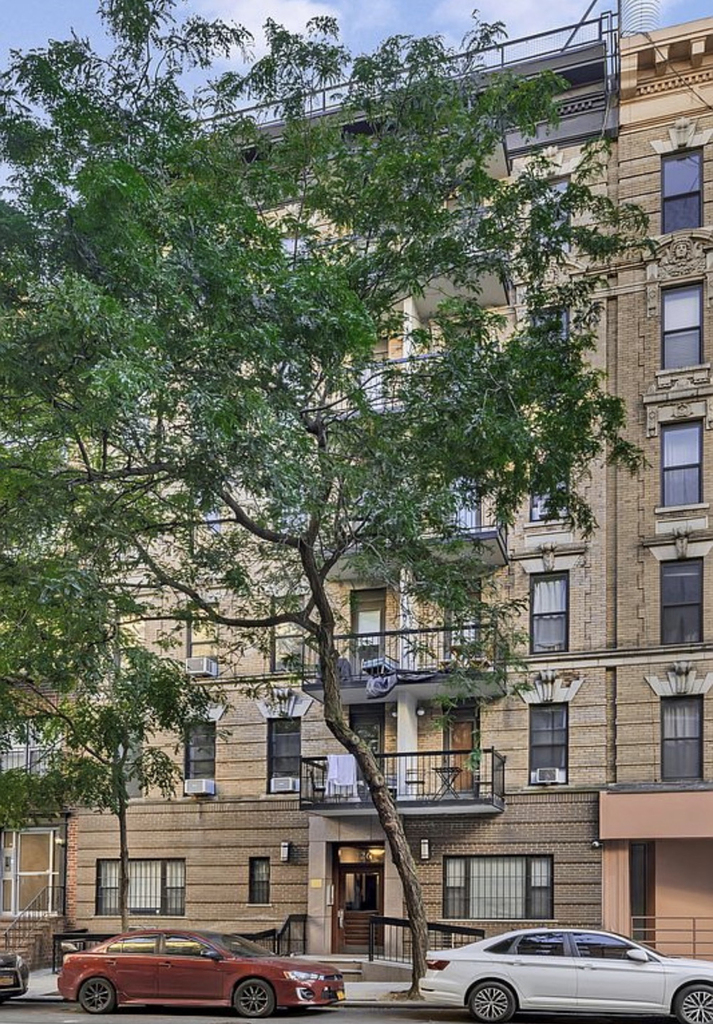 226 East 25th Street - Photo 5