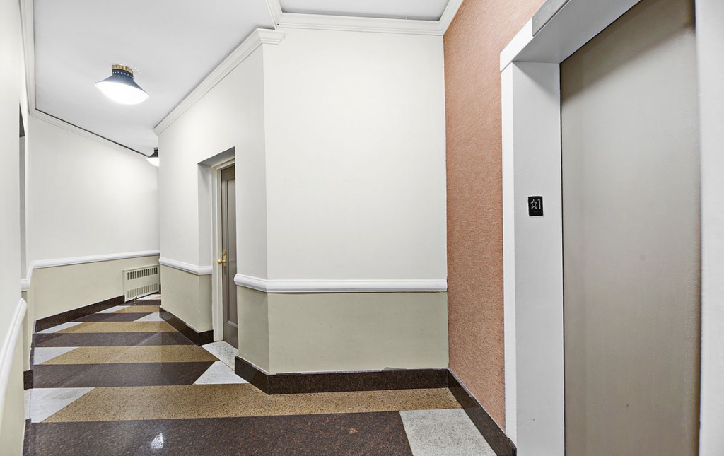 226 East 25th Street - Photo 7