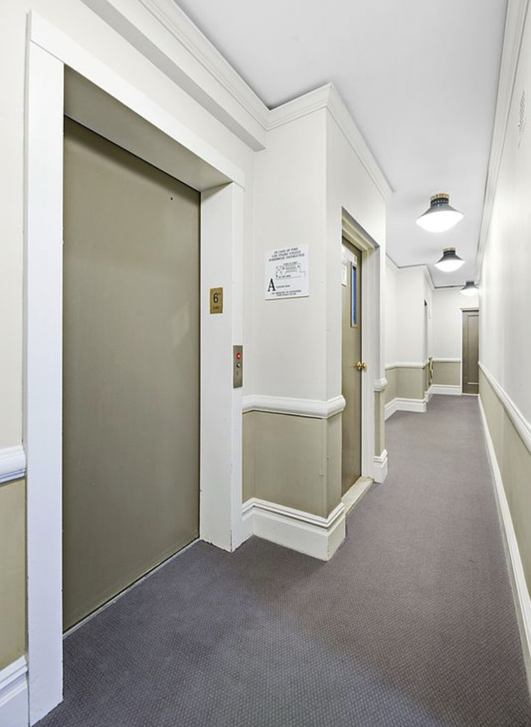 226 East 25th Street - Photo 8