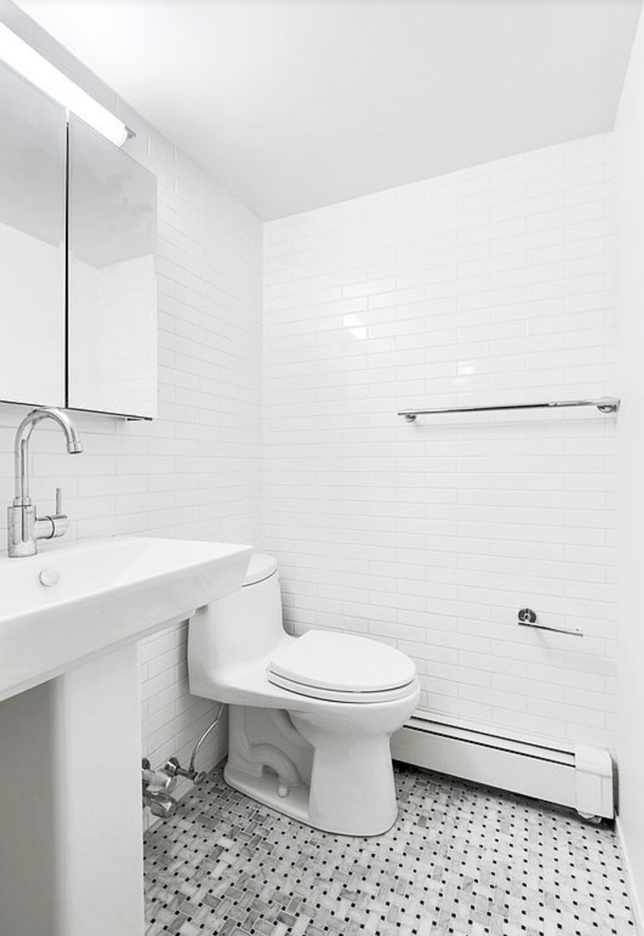 226 East 25th Street - Photo 4