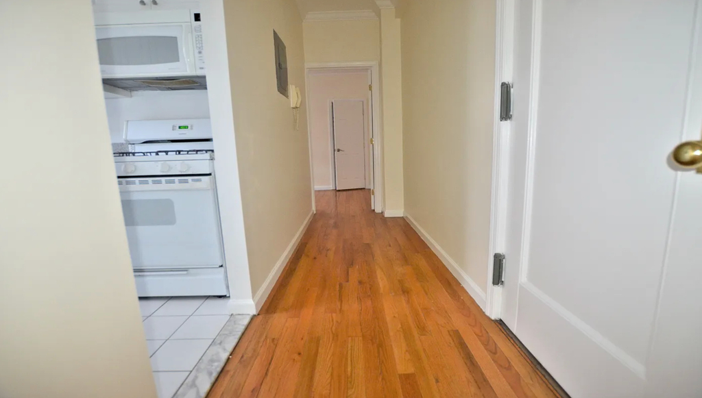 West 45th Street - Photo 3