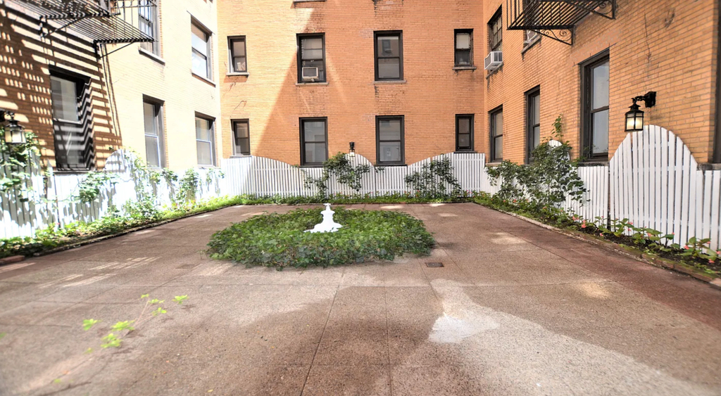 West 45th Street - Photo 6