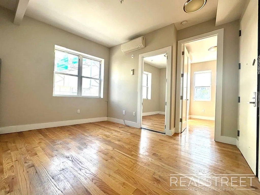 314 Park Avenue - Photo 1