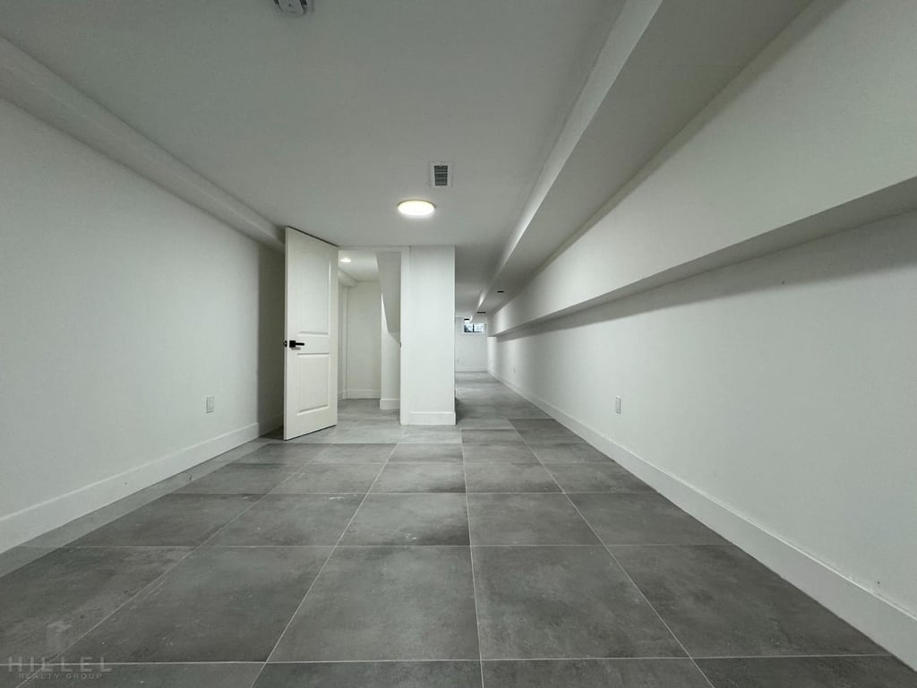 Seneca Ave - Photo 11