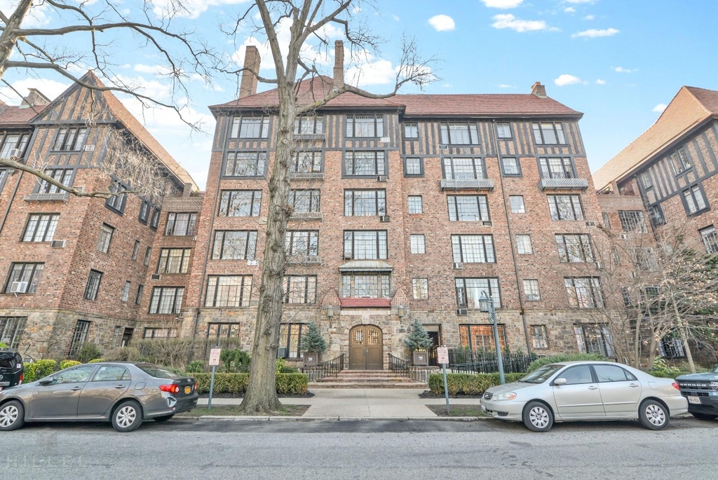 20 Continental Avenue - Photo 14