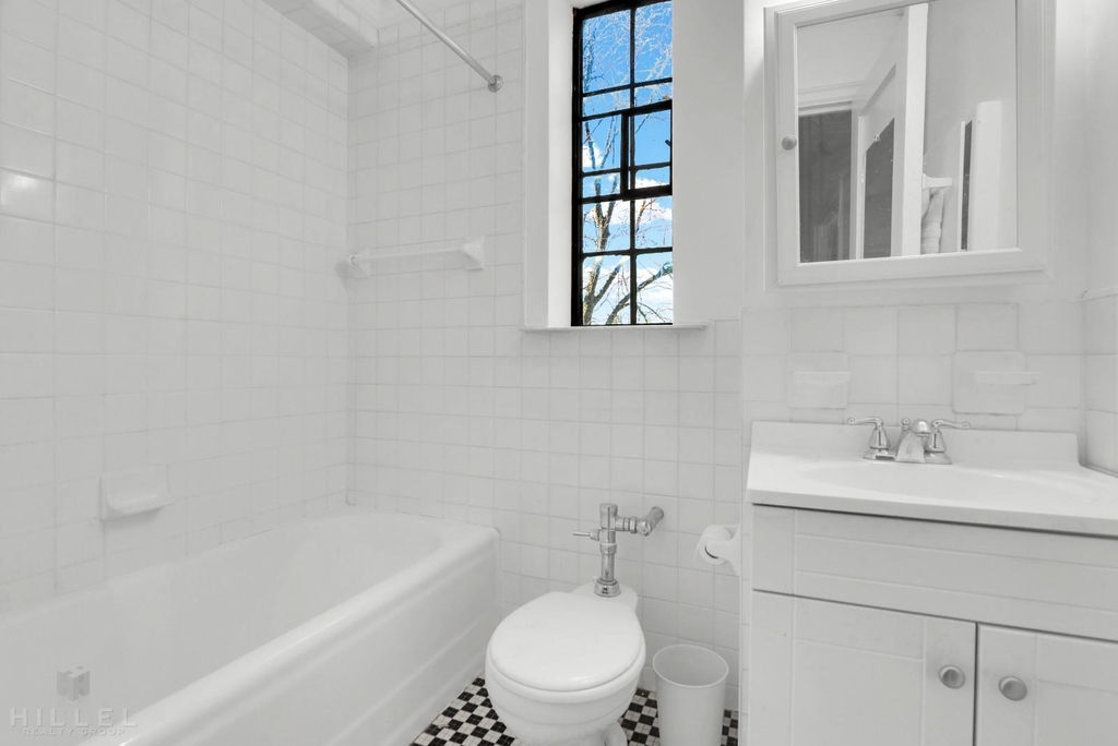 20 Continental Avenue - Photo 10