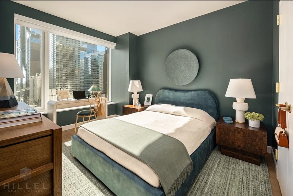 10th Avenue - Photo 2