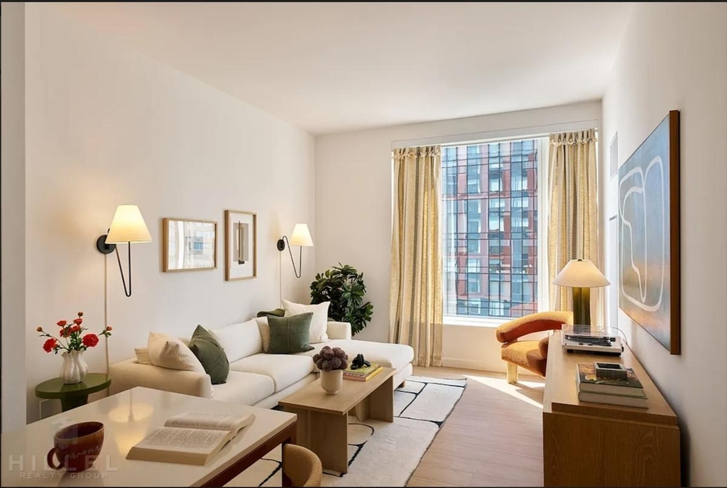 10th Avenue - Photo 4