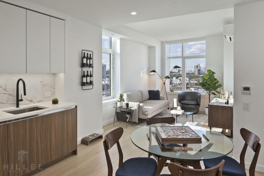 Linden Blvd - Photo 3