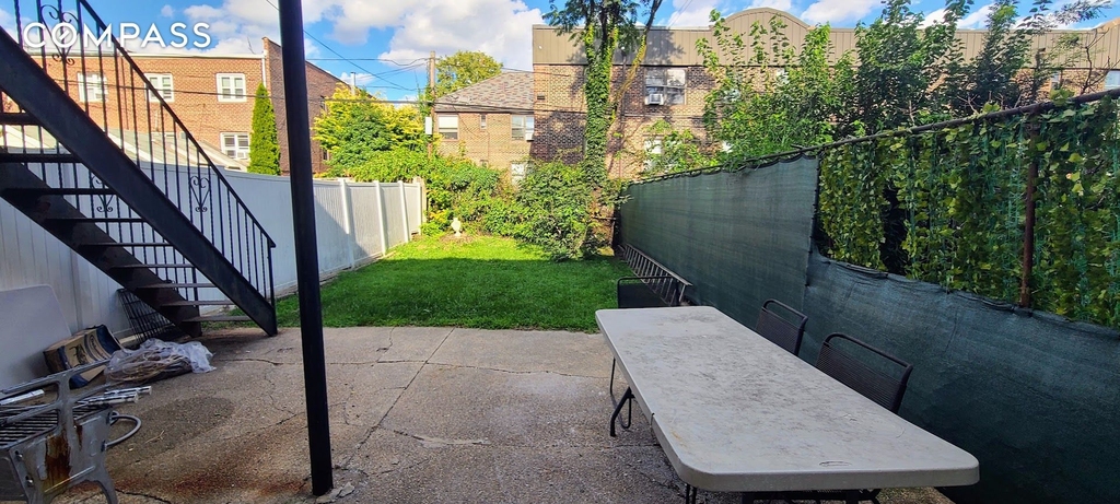 76th Street - Photo 10
