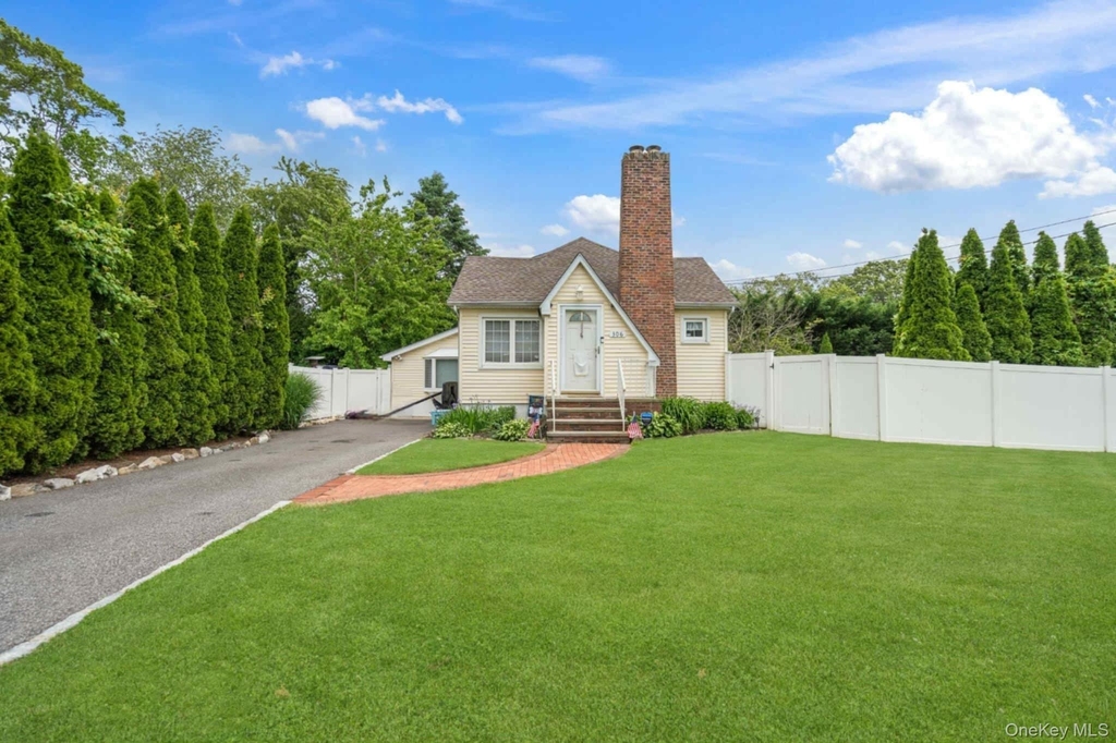 306 Mccall Avenue - Photo 1