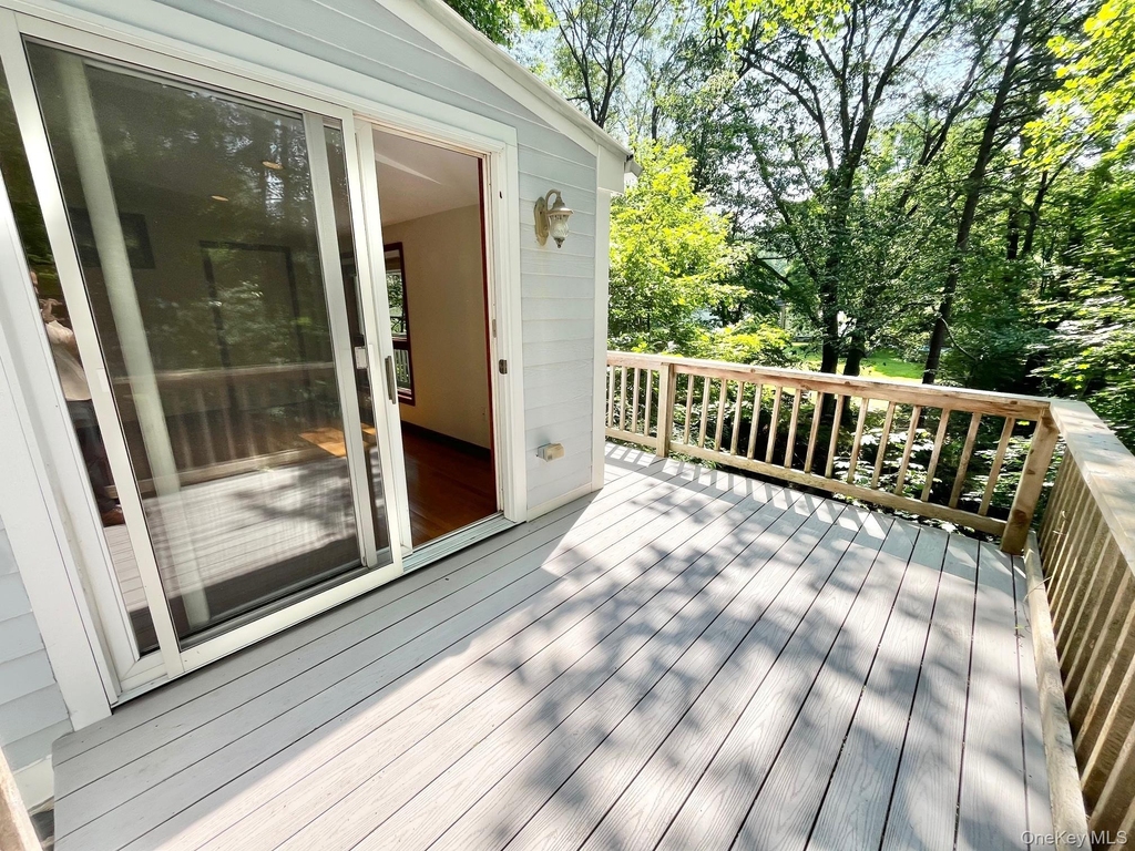 8 Anton Place - Photo 10