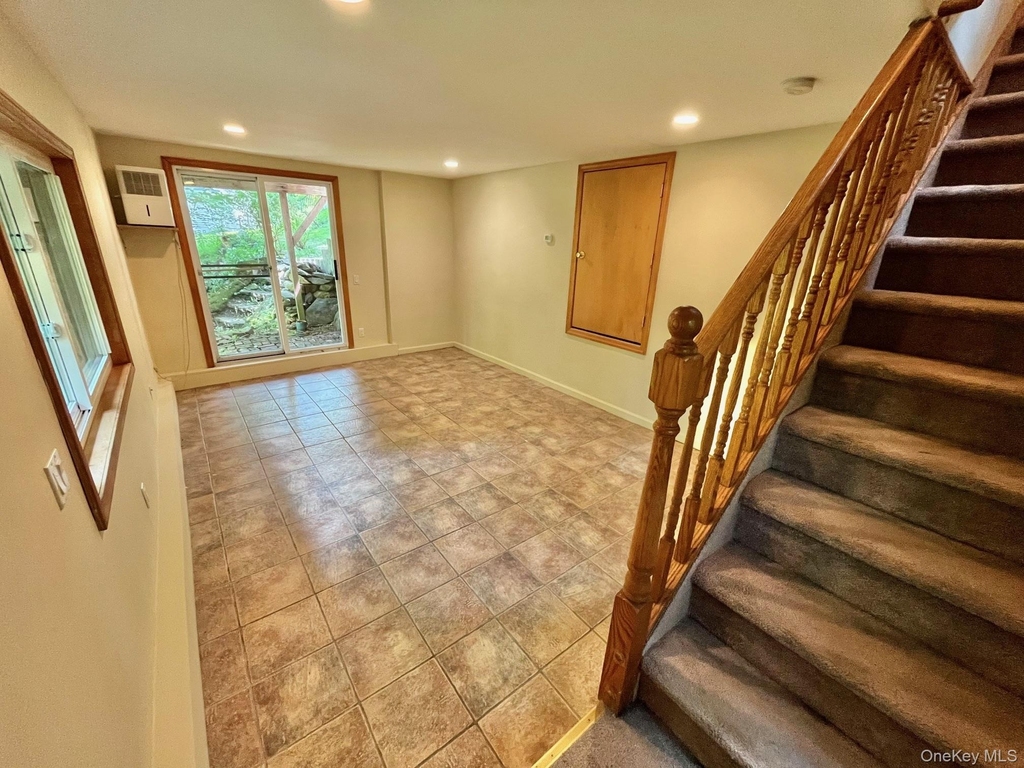 8 Anton Place - Photo 16