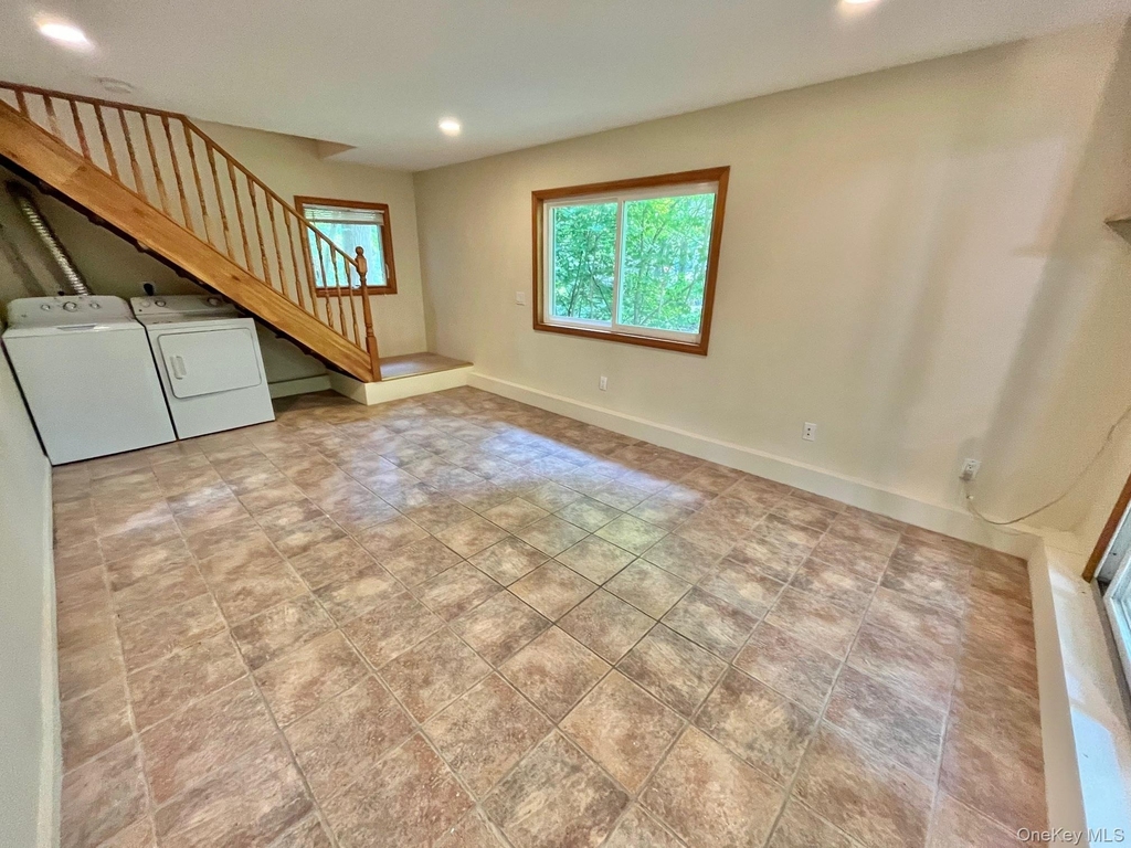 8 Anton Place - Photo 17