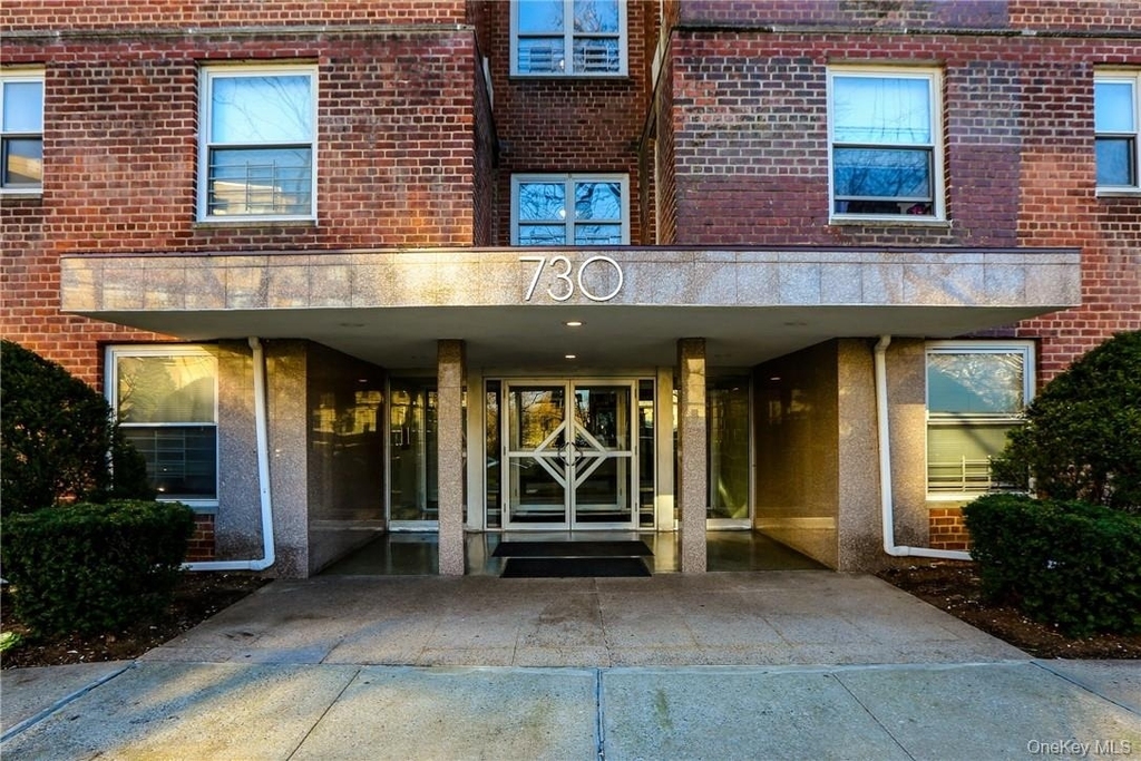 730 Pelham Road - Photo 2
