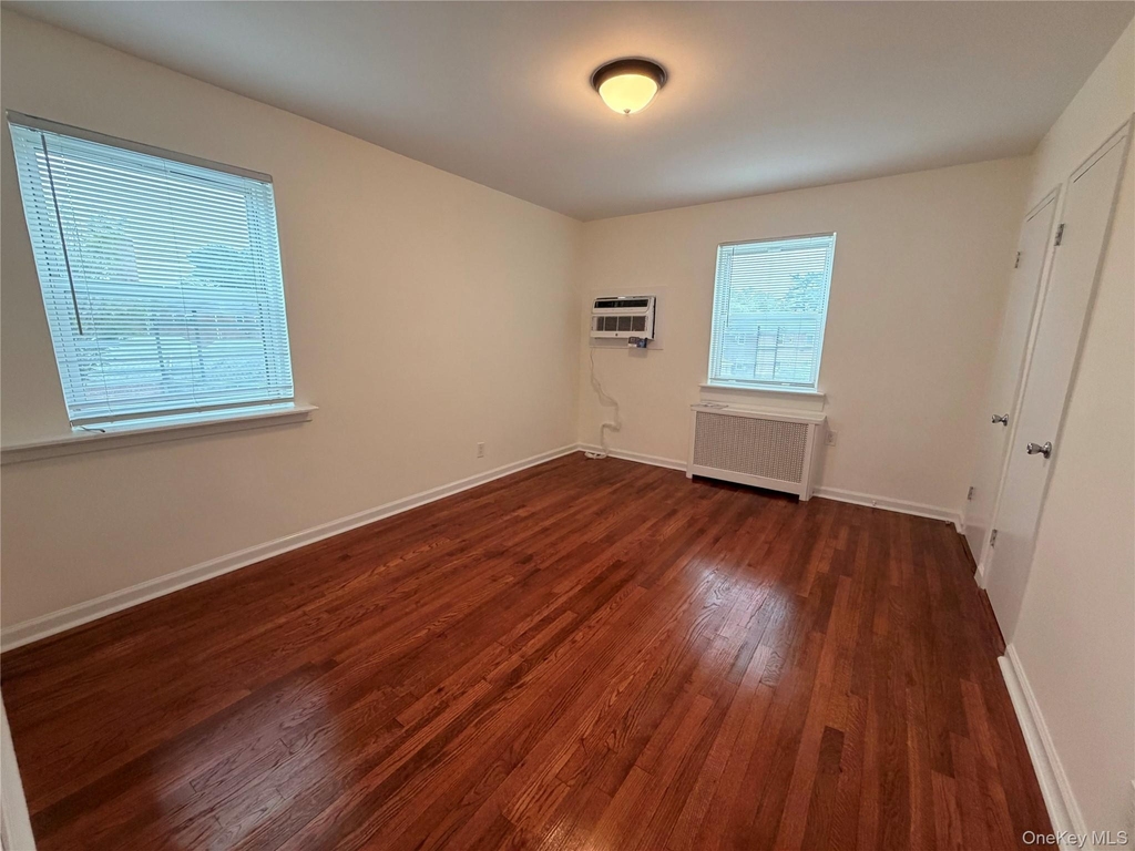 7231 Little Neck Parkway - Photo 5