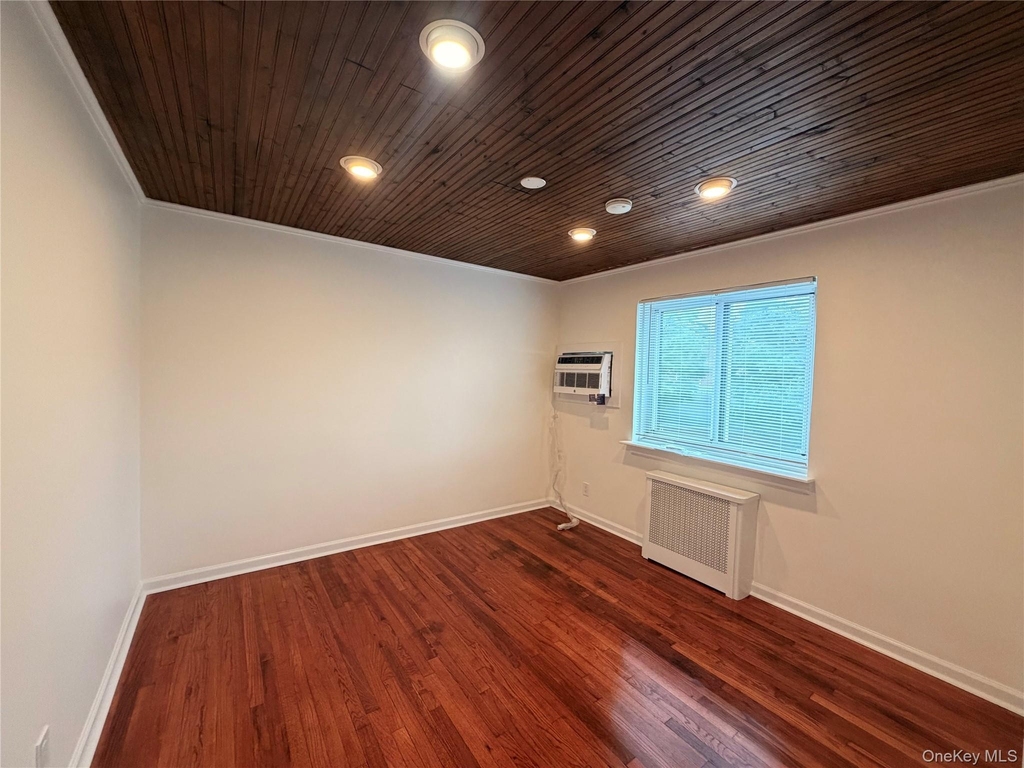 7231 Little Neck Parkway - Photo 7