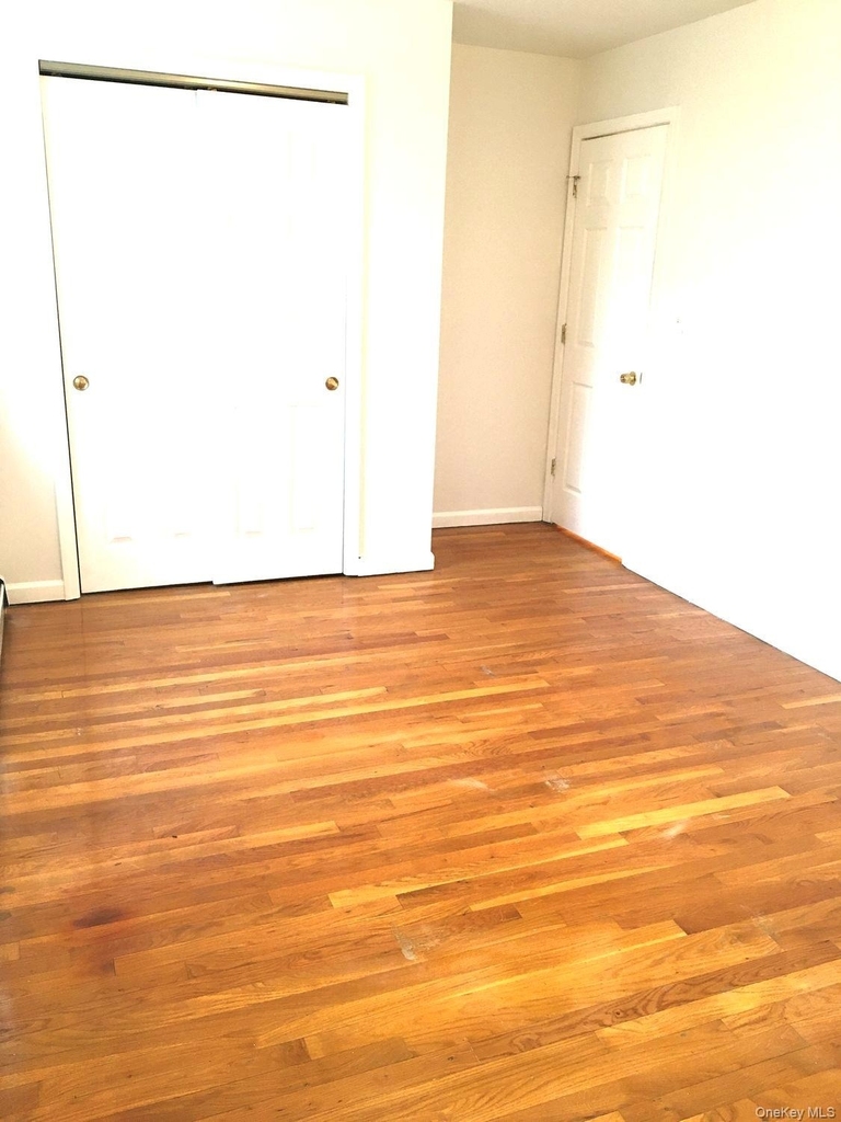 82-81 88th Place - Photo 3
