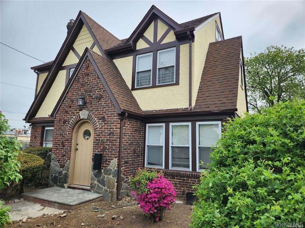 21 Nassau Place - Photo 1