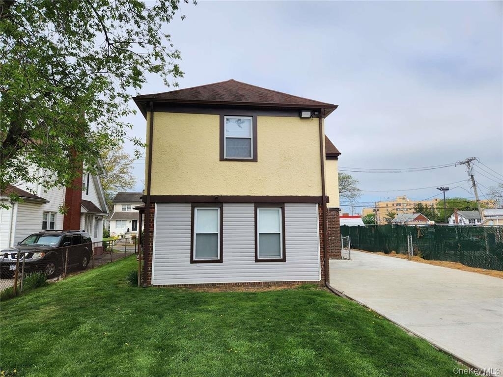 21 Nassau Place - Photo 4