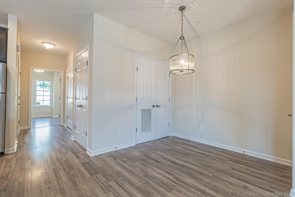 21 Robert Court Street - Photo 6
