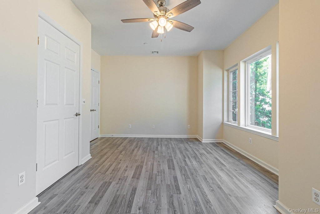 21 Robert Court Street - Photo 10