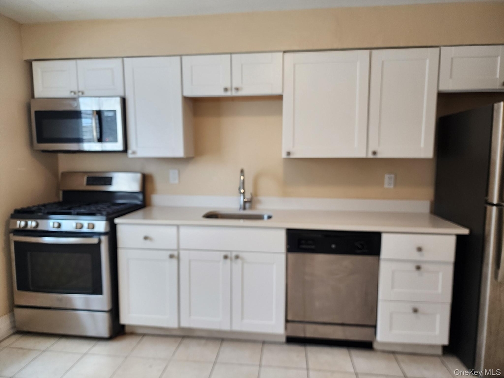 12 Roosevelt Drive - Photo 2