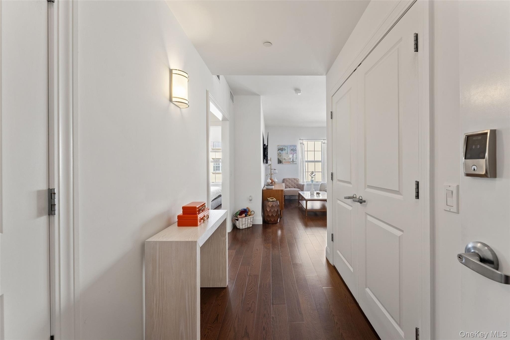 10 Byron Place - Photo 8